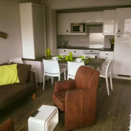 Confortable Avec Vue Sur 65 M² Menage Inclus *